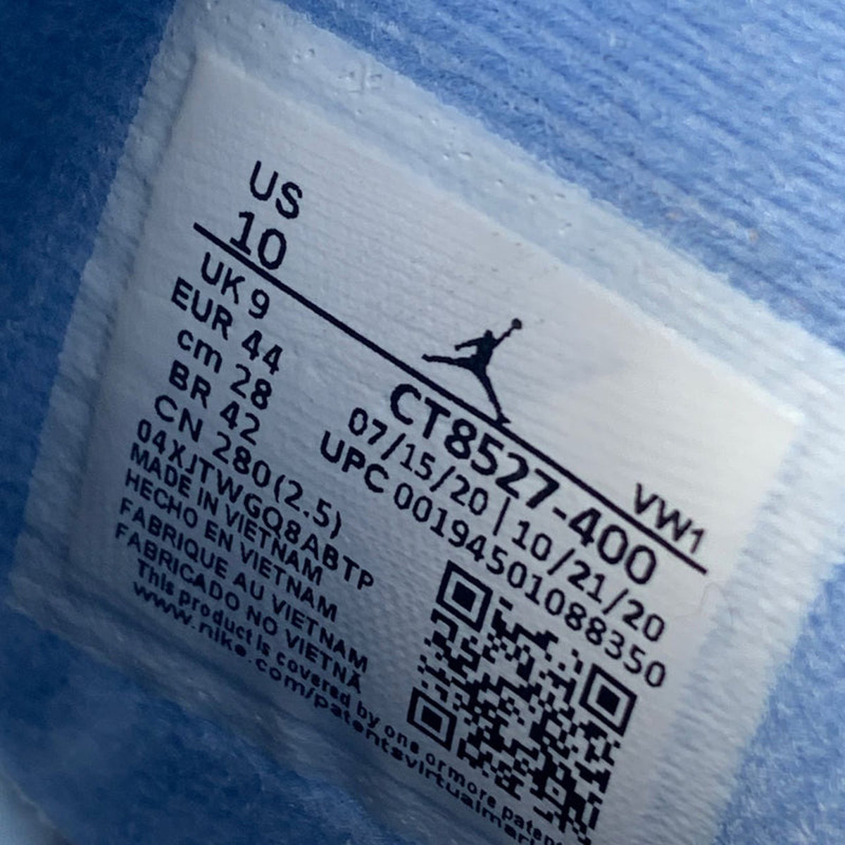 Air Jordan 4 Retro University Blue